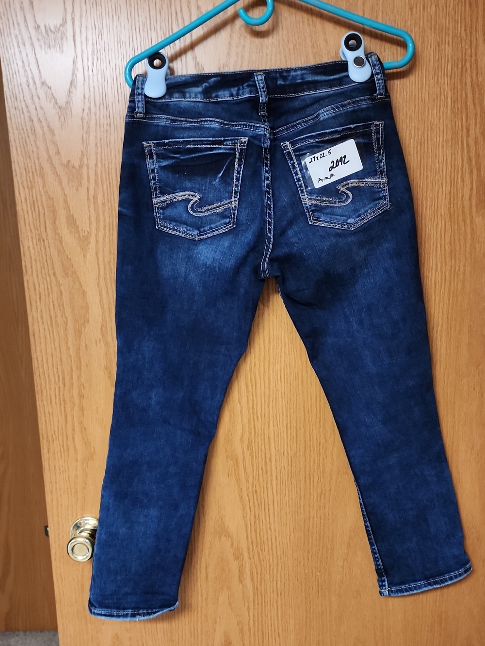 Silver Suki Jeans capri Women's with Back Pocket Stitching 27x22.5 number 2092